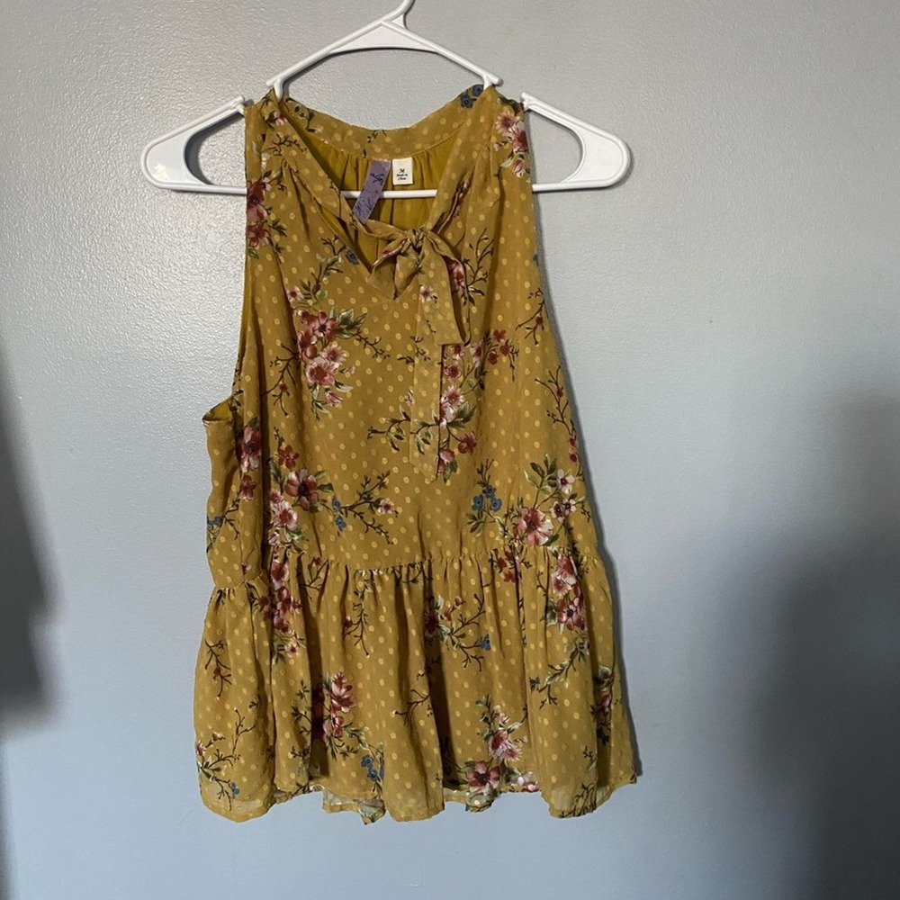Alya floral sleeveless ruffle blouse M